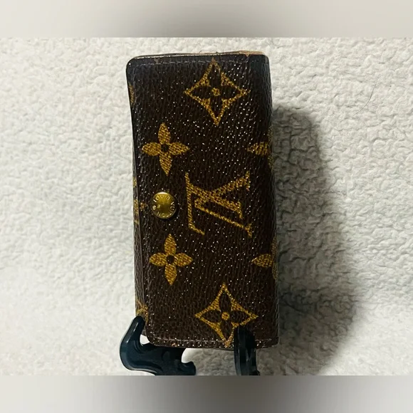 Louis Vuitton 4 Ring Key Holder - Picture 5 of 12